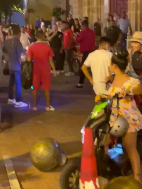 Pelea de imitadores en Centro de Cartagena