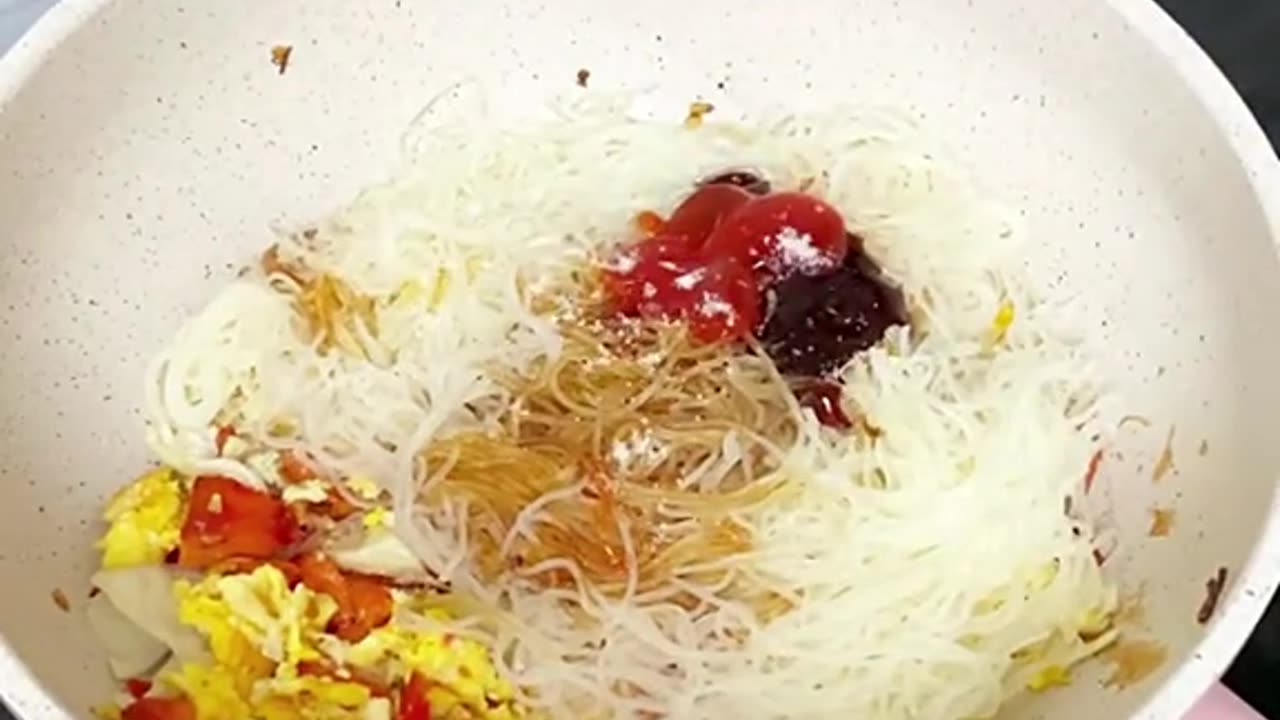 cook fried vermicelli