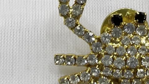 18KGP 1.25” Crab Tie Pin. Made with Swarovski Crystal. Party. Event. Rare Find