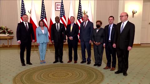 Pelosi meets Polish president in Warsaw