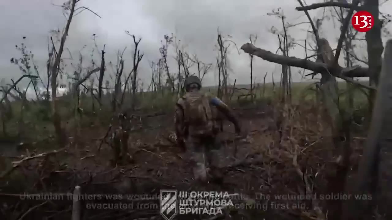 "Help the injured one" -Ukrainian soldiers came in armored vehicles to rescue their fellow soldiers