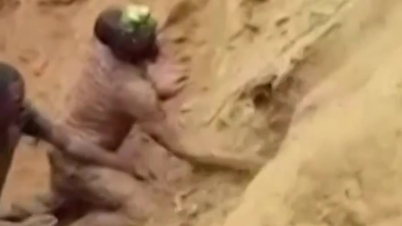 The conguist who saved 9 people whose mining hole collapsed in a dramatic way
