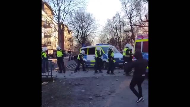 SWEDEN - Muslim protesters attack Swedish police