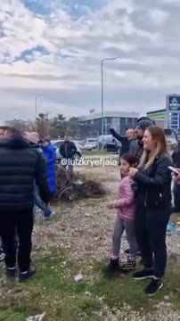 Proteste te shtepia e Big Brother