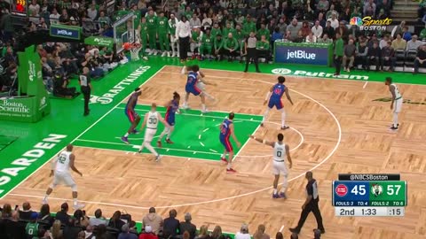 Jaylen Brown explodes at the rim and gets the tough fadeaway on the next possession 😤