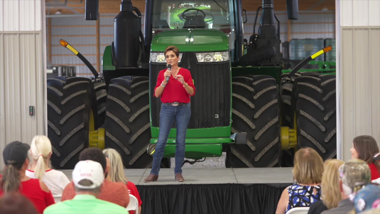 Kari Lake Endorses Bernie Moreno For Senate On Stage During MASSIVE Rally in Ohio!