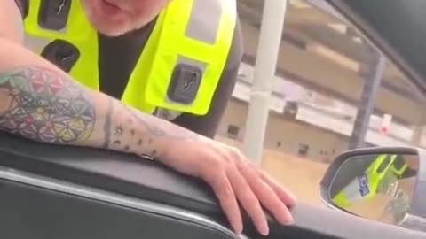 UK police harass British man for waiting in his car