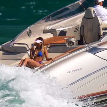 She was NOT expecting this at Haulover! RUN!