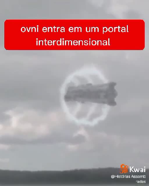 UFO ENTERS A THREE-DIMENSIONAL PORTAL CHECK THE VIDEO