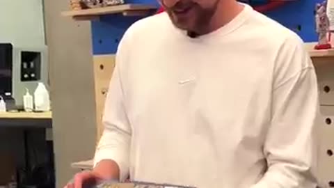 Mr beast opening a suprise box!!!