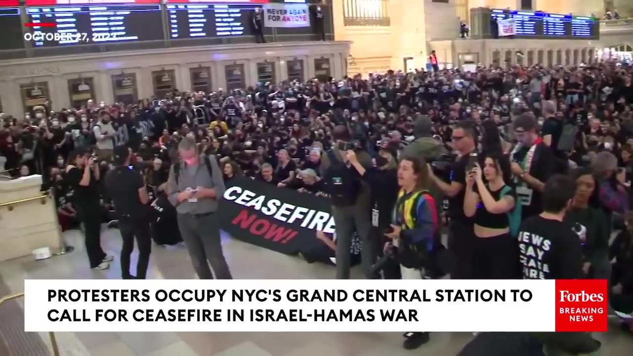 Protesters Occupy NYC's Grand Central Station Demanding Ceasefire In Israel-Hamas War