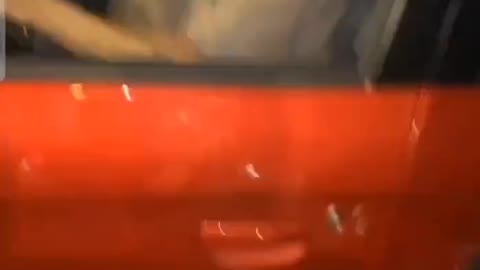 Chicago: A stranded elderly driver is mobbed for no reason