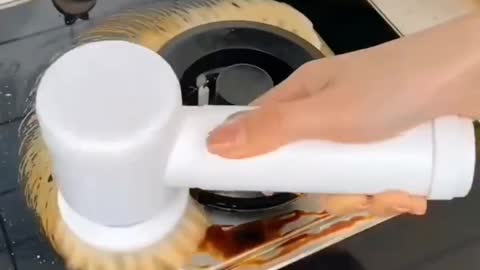 Electric scrubber for cleaning