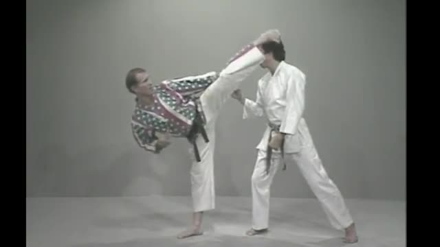 Bill Superfoot Wallace Super Kicking Techniques