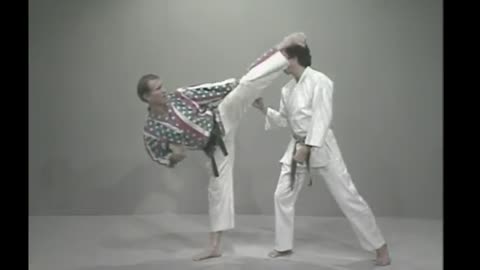Bill Superfoot Wallace Super Kicking Techniques