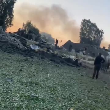 Následky ruského útoku na kasárna ukrajinské národní gardy v Dněpropetrovsku