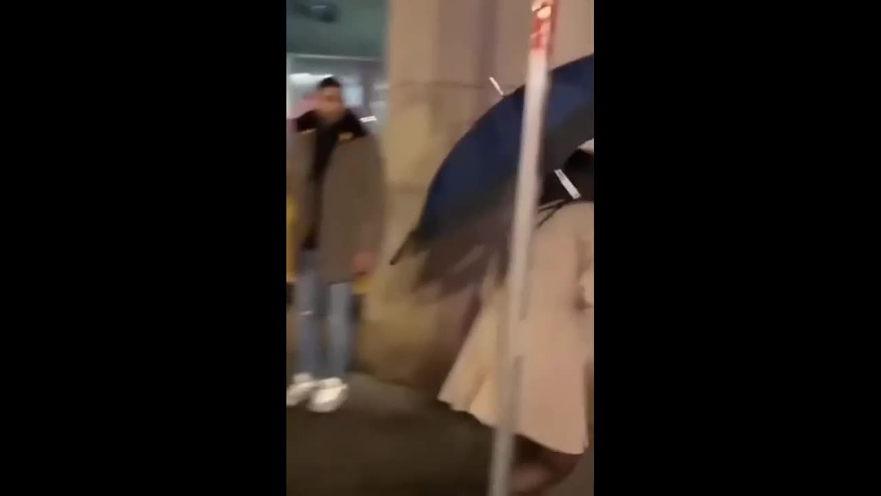She so exited ..🤣