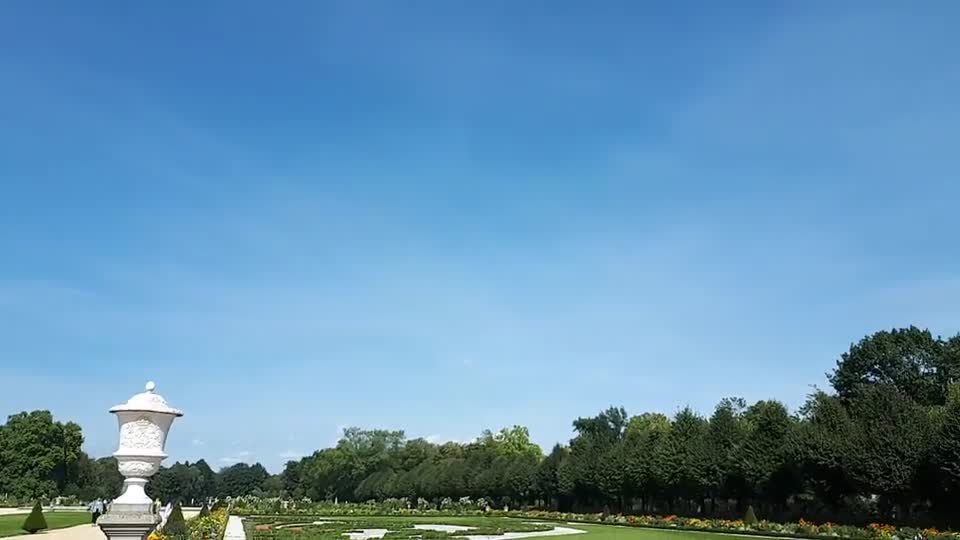 Himmel in Berlin am 4.9. 2022 um 13:10 Uhr