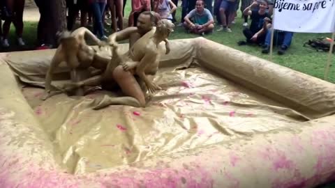 Mud Wrestling Sexy girls