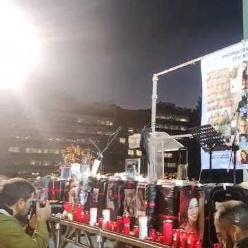 Συγκλονιστική διαμαρτυρία στο Σύνταγμα για την τραγωδία στα Τέμπη