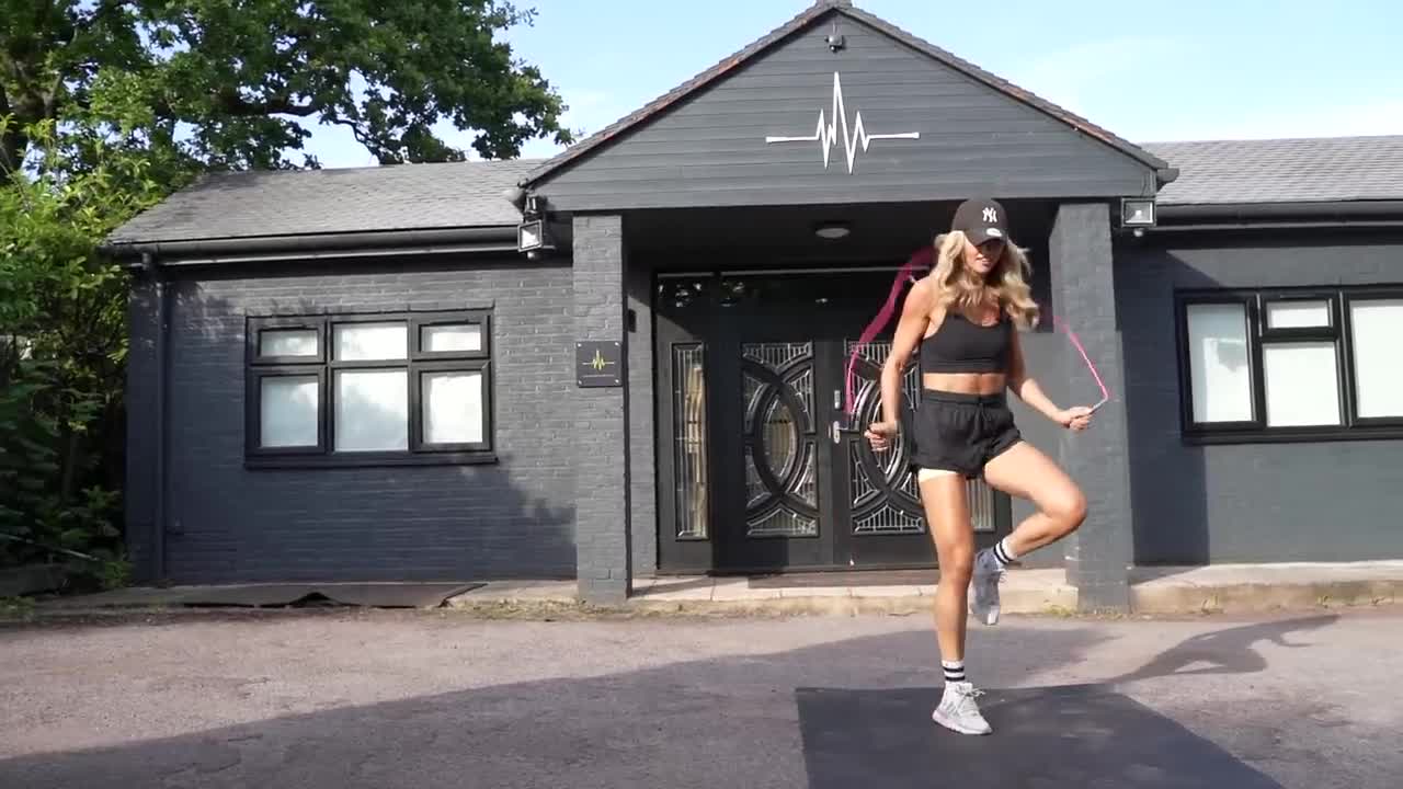 Running-man footwork tutorial with Lauren Jumps!