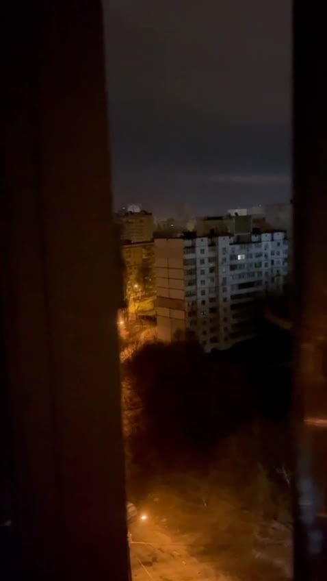 #BREAKING — Armed Clashes, automatic gunfire and explosions reported in Kyiv/Kiev minutes ago!