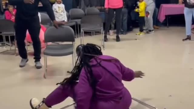 FUNNY MUSICAL CHAIRS FAIL ENDS BAD!!!