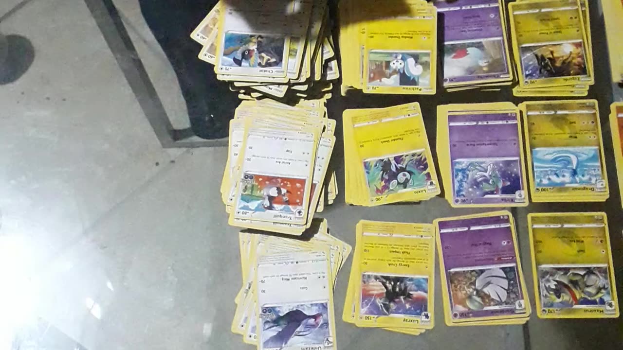 ASMR - pokemon card sorting