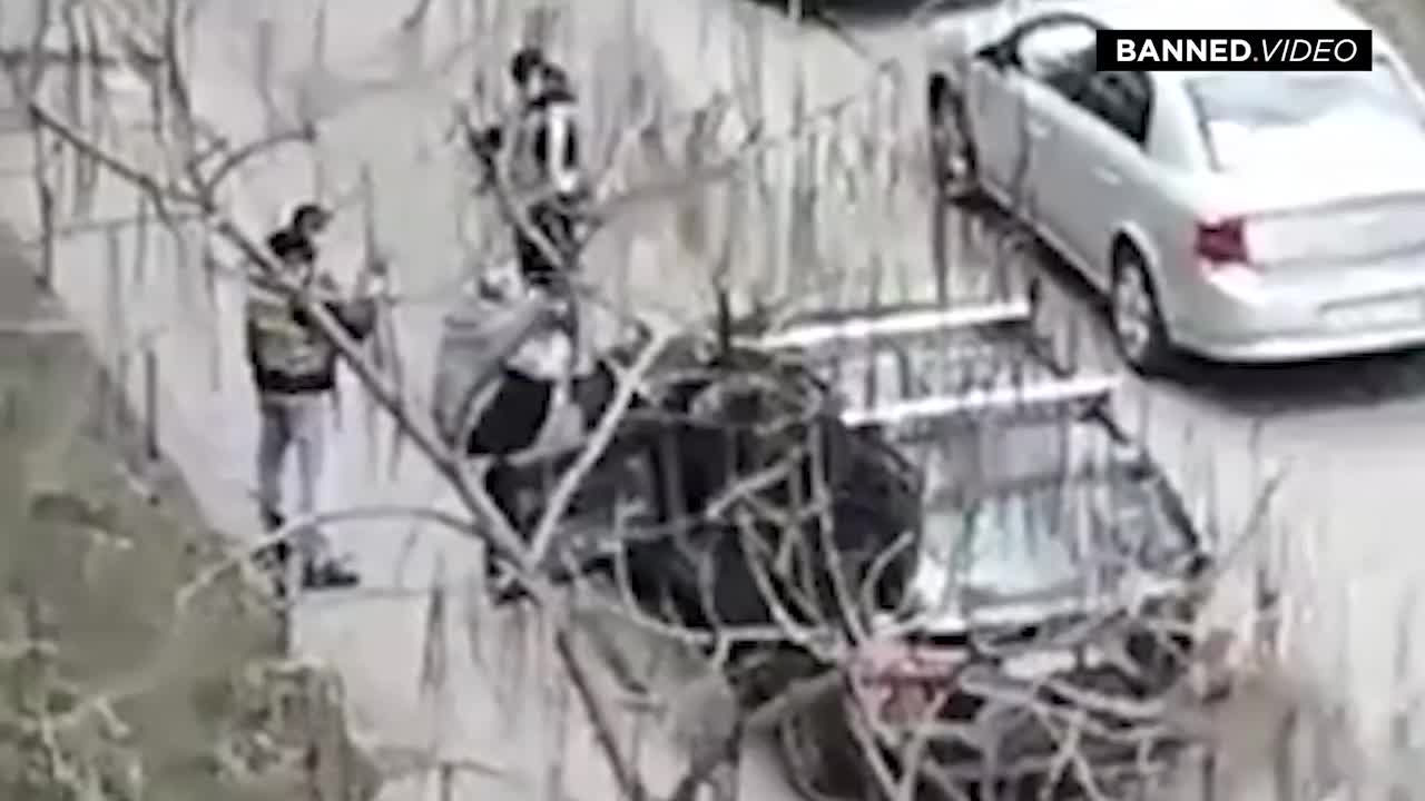 Anarchy and Crime Have Taken Over The Streets of Kiev