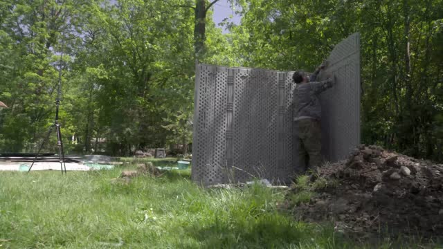 Rubbermaid Big Max 7'x7' Shed, Part 4: Floor and Walls