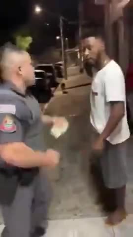 BRAZILIAN POLICE HAVE A SPECIAL WAY OF HANDLING AMERICAN LIBERALS THAT ARGUE WITH THEM💥😳