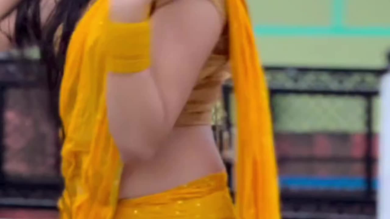 Hot 🔥 dance in water