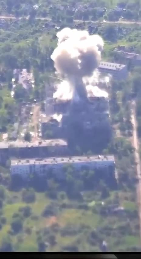 Strike with two JDAM bombs at the location of the Russians with recon help from the drone