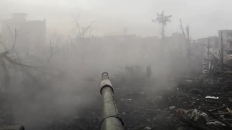 Ukraine war footage ...This video is of a Russian tank filmed in town of Marinka.