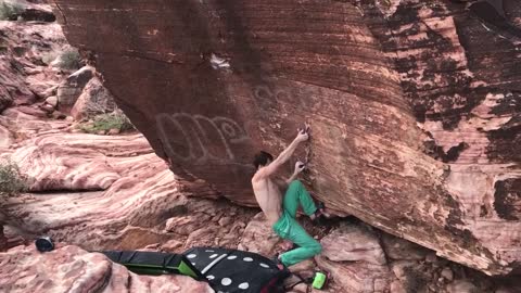 The Red Wave low start (v11/8A) FA? Red Rocks