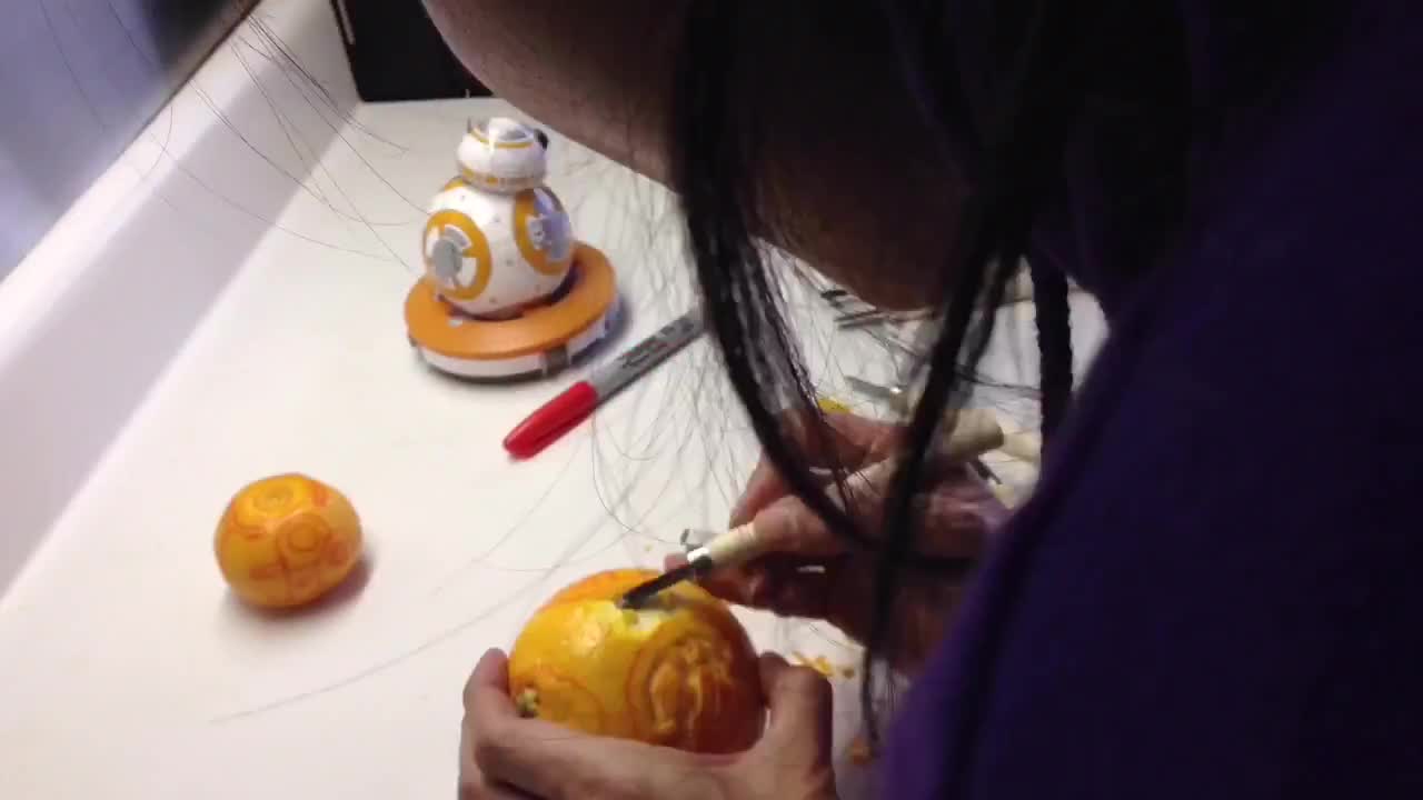 How to create your own BB-8 out of an orange