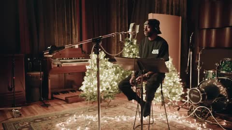 6LACK - Ghetto Christmas (Official Music Video)