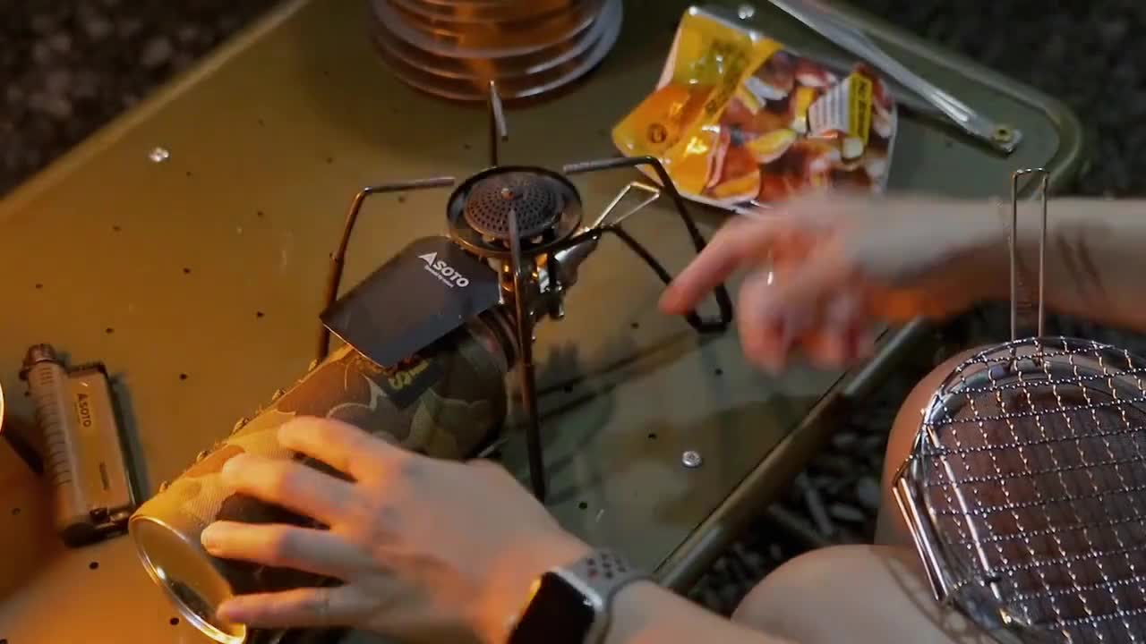 It's the most comfortable to go camping on a rainy day. Is it really lonely to make delicious food w