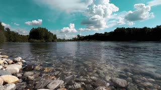 4K - ONE HOUR SCREEN SAVER - Floating River With Sound
