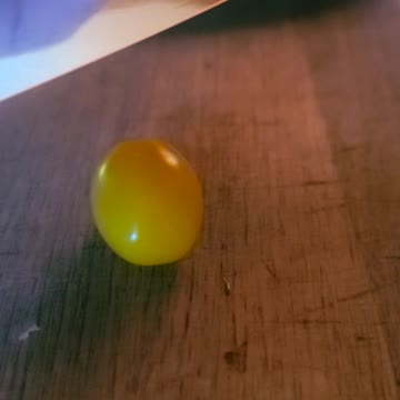 Slicing Tomato thin with New Damascus Knife