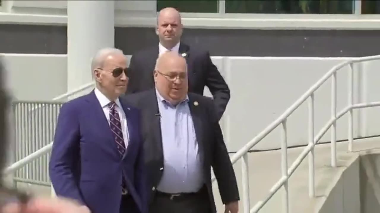 Hot Mic Catches Joe Biden Handler Giving Basic Instructions; Then We See Why He Needs Them