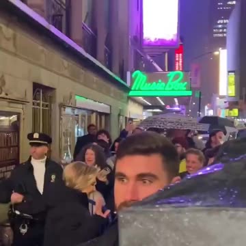 Pervert and Hitlery Clinton heckled