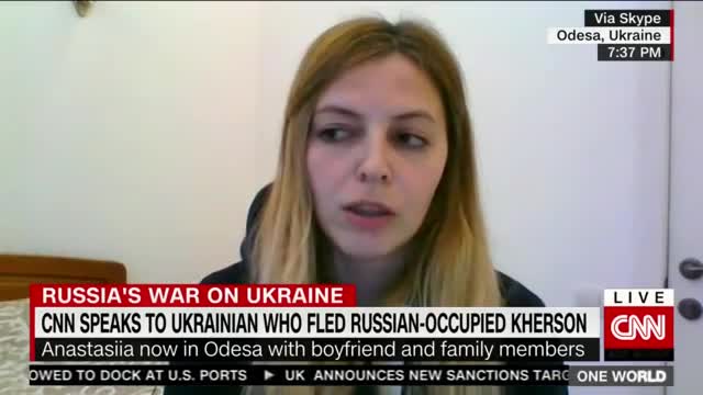 Russians stormed a Ukrainian woman's apartment. Here's how she reacted