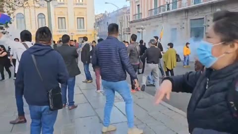 Bolivian People Chase Military Out of Plaza Murillo During Coup Attempt