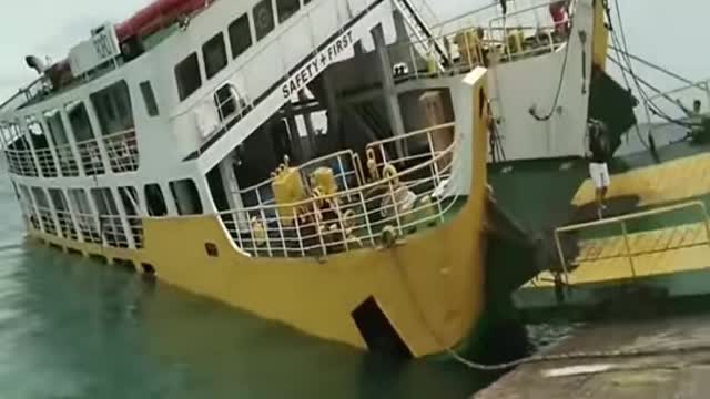 DISGUSTING PEOPLE JUST WATCHING WHILE SINKING THE SHIP.