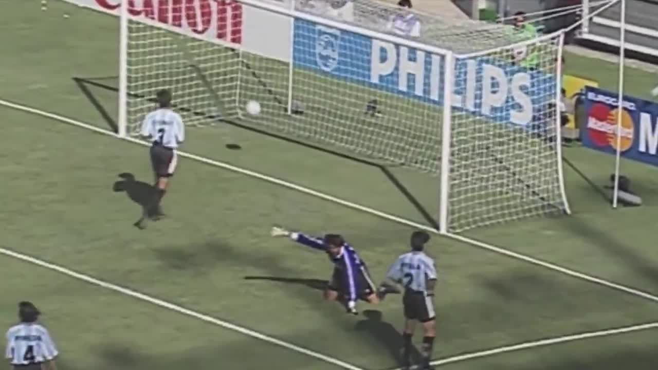 Netherlands - Argentina: Bergkamp Goal 1998 (HD)