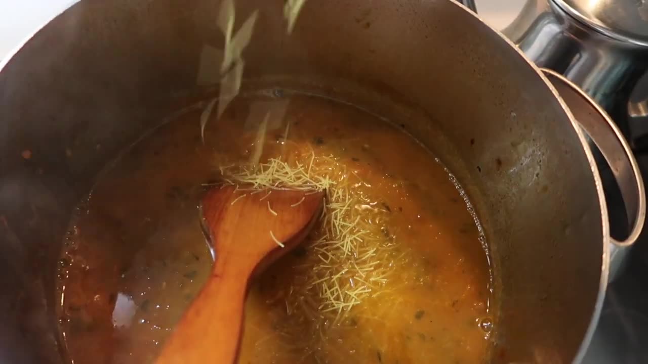 SOUPE MAROCAINE AUX LEGUMES SANS VIANDE