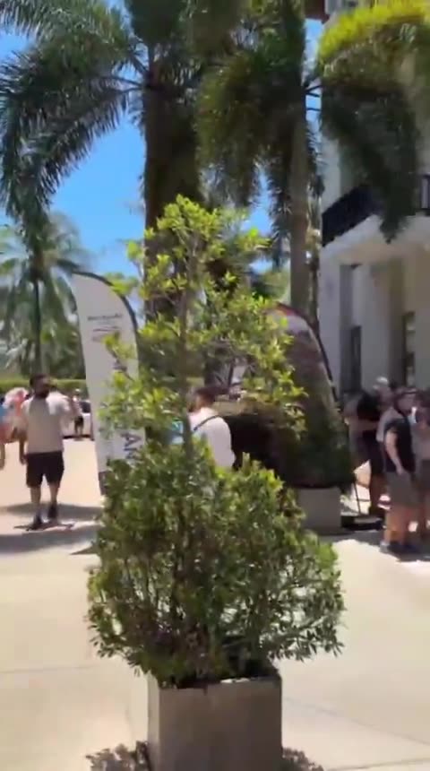 Russian voting line Thailand