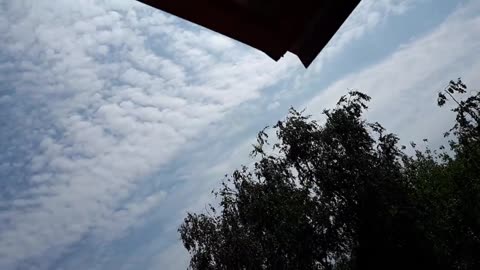 Himmel in Berlin am 22.06.2023 um 12:40 Uhr