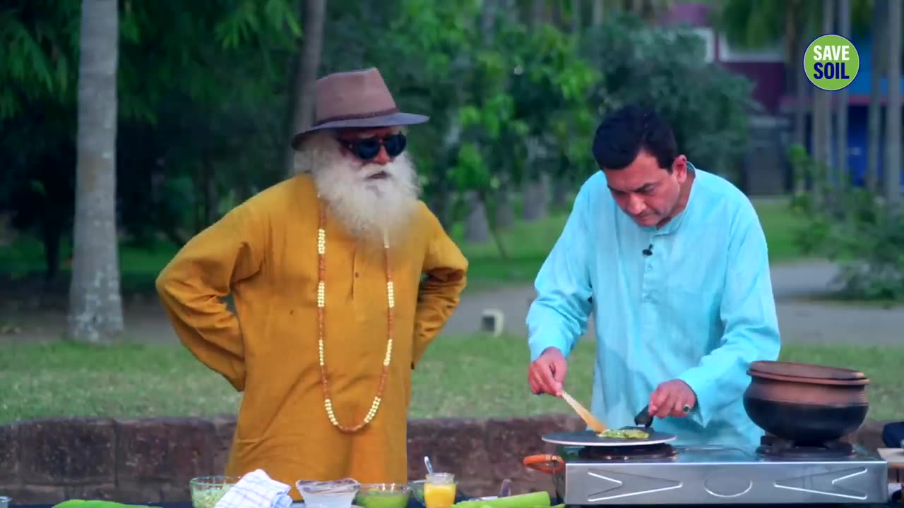 Sadhguru Cooks a Special Dish For Sanjeev Kapoor